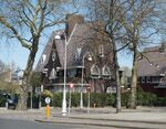 De villa gezien vanaf het Olympiaplein.
<br/>
Marcel Westhoff, 2016-04-01